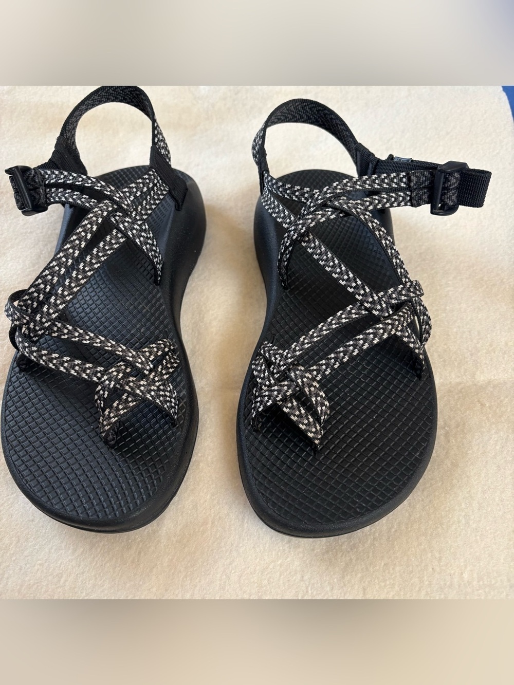 Chaco Black Strappy Women's Outdoor Sandals Size W9
